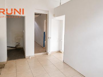 San Blas al 2400 | Villa Gral. Mitre | Local Comercial con Frente Vidriado | Alquiler