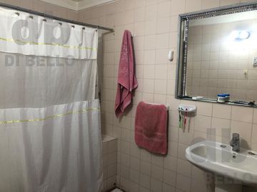Se vende casa de 3 dormitorios con cochera en Zarate