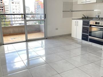 Departamento monoambiente en alquiler en Lanús Este