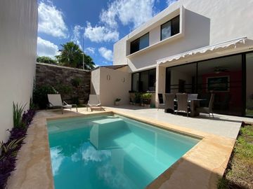 Casa en venta en Montebello, zona norte de Mérida
