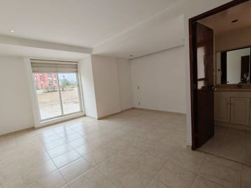 SE RENTA EXCELENTE GARDEN HOUSE EN HACIENDA EL CIERVO (V)