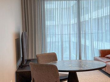 ALQUILER DEPAMPA - Departamento 2 ambientes AMOBLADO CON ESCRITORIO y cochera - Seg 24 hs
