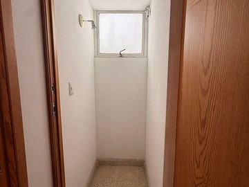 Departamento en renta en la  Del Valle, semi amueblado