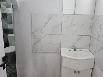 Alquiler. Local 40 m2 en Caseros