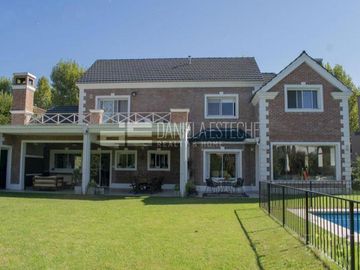D. Esteche realty