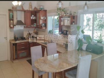 D. Esteche realty
