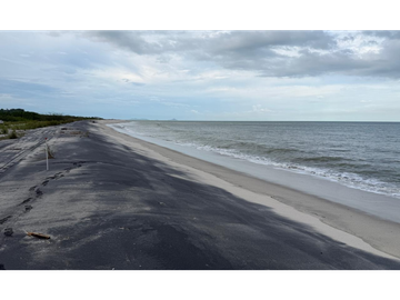 SE VENDE LOTE EN GORGONA PLAYA MALIBÚ 1200 M FRENTE AL MAR