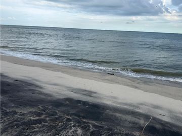 SE VENDE LOTE EN GORGONA PLAYA MALIBÚ 1200 M FRENTE AL MAR