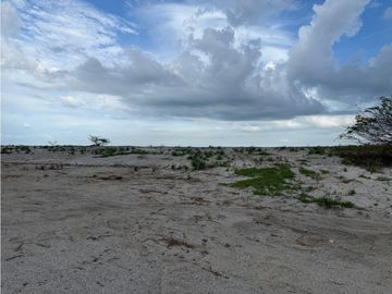 SE VENDE LOTE EN GORGONA PLAYA MALIBÚ 1200 M FRENTE AL MAR