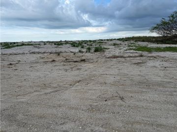 SE VENDE LOTE EN GORGONA PLAYA MALIBÚ 1200 M FRENTE AL MAR
