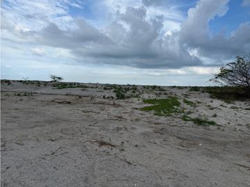 SE VENDE LOTE EN GORGONA PLAYA MALIBÚ 1200 M FRENTE AL MAR
