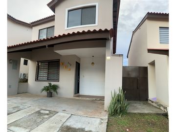CHORRERA / ARBOLEDAS / LOS PINOS / 3 HABITACIONES / 180 M2 / TERRAZA