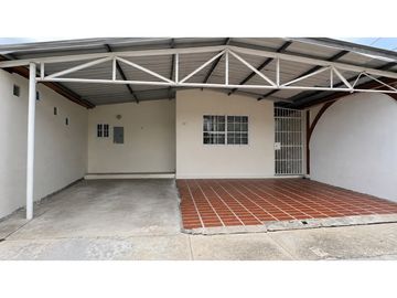CASA REMODELADA EN VENTA EN VILLA LUCRE | LISTA PARA HABITAR (C,P)