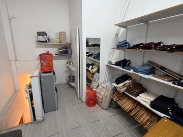 Local de 40m2 en alquiler - Quilmes centro