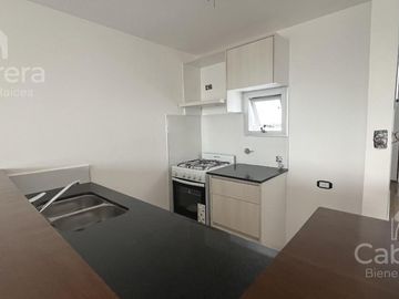 Venta departamento 1 dormitorio con balcon pasante, La Plata