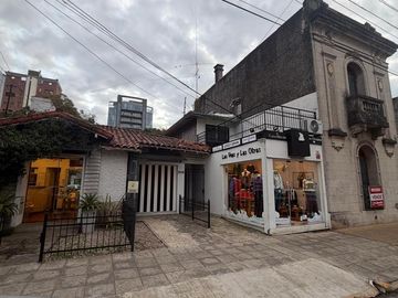 Oficina en 1er piso con balcón al frente en alquiler - Quilmes