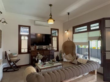 Casa en condominio con seguridad 24 hs en Gobernador Udaondo 4100