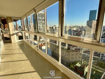 Departamento muy luminoao, piso alto con vista a la ciudad