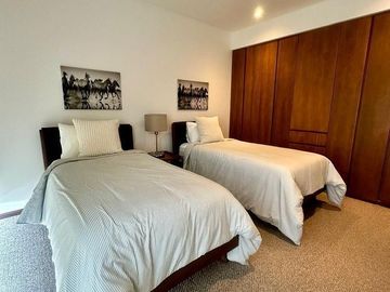 DEPARTAMENTO EN TRES CUMBRES CON MUEBLES Y SIN MUEBLES