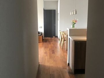 * DEPARTAMENTO FRENTE A LA MEXICANA, CON BALCÓN.
