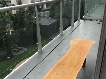 * DEPARTAMENTO FRENTE A LA MEXICANA, CON BALCÓN.