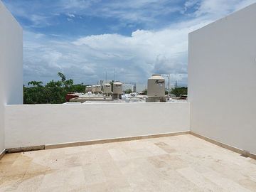 Renta Townhouse sin Muebles Temozón 3 Recamaras + Estudio