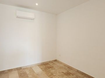 Renta Townhouse sin Muebles Temozón 3 Recamaras + Estudio