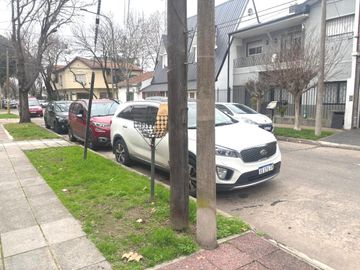 Chalet 1 planta 4 ambientes, gran parque. Olivos.