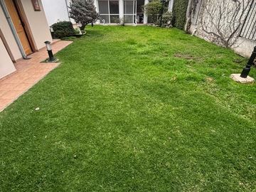 Chalet 1 planta 4 ambientes, gran parque. Olivos.