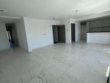 Venta Departamento Piso 4 Ambientes, 2 Cocheras, Lanús.