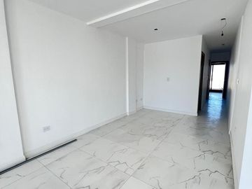 Venta Departamento Piso 4 Ambientes, 2 Cocheras, Lanús.