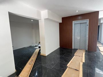 Venta Departamento Piso 4 Ambientes, 2 Cocheras, Lanús.