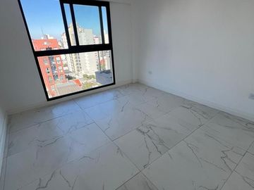 Venta Departamento Piso 4 Ambientes, 2 Cocheras, Lanús.