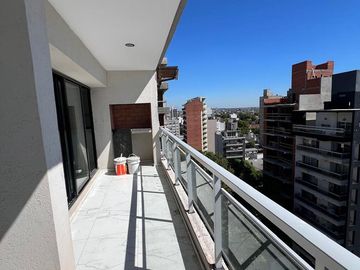 Venta Departamento Piso 4 Ambientes, 2 Cocheras, Lanús.