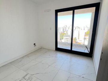 Venta Departamento Piso 4 Ambientes, 2 Cocheras, Lanús.