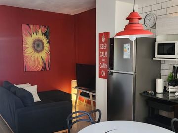 2 Ambientes con Cochera y Balcón al Frente en Flores!