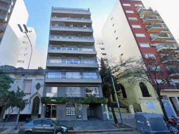 2 Ambientes con Cochera y Balcón al Frente en Flores!