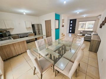 Casa en Venta · NONI · 3 Recámaras · Jardines del Sur 4 · Alberca · Seguridad