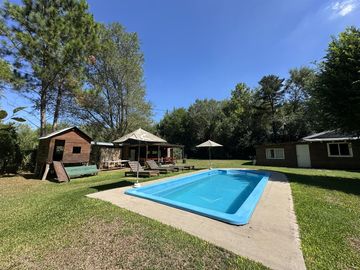 Casa Quinta en Venta de 3 dorm. Gran parque verde con pileta y quincho. Los Cardales, Santa Brigida
