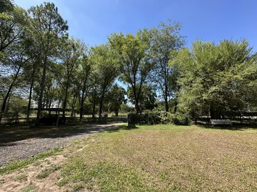 Casa Quinta en Venta de 3 dorm. Gran parque verde con pileta y quincho. Los Cardales, Santa Brigida