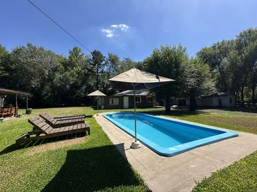 Casa Quinta en Venta de 3 dorm. Gran parque verde con pileta y quincho. Los Cardales, Santa Brigida