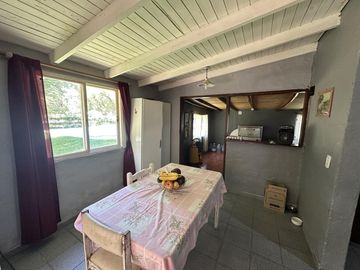 Casa Quinta en Venta de 3 dorm. Gran parque verde con pileta y quincho. Los Cardales, Santa Brigida