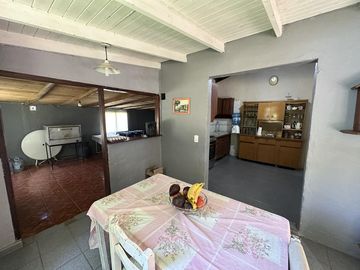 Casa Quinta en Venta de 3 dorm. Gran parque verde con pileta y quincho. Los Cardales, Santa Brigida