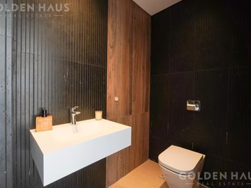 Casa en venta con piscina y 3 dormitorios en suite en Valdevez