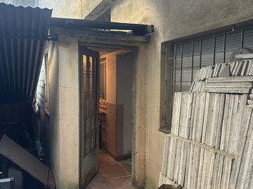 Casa en Constitución al 1600 3 amb. A refaccionar
