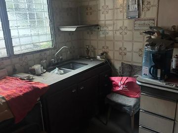 Casa en Constitución al 1600 3 amb. A refaccionar