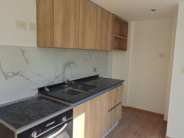 3 Ambientes con balcon terraza y cochera cub-Flores