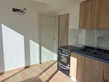 3 Ambientes con balcon terraza y cochera cub-Flores