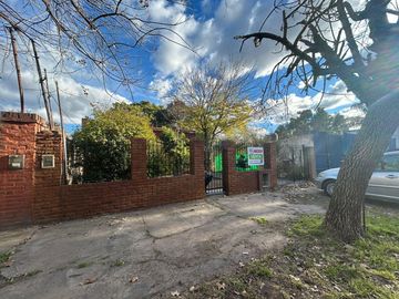 Venta Casa 3 ambientes cochera con Jardin de 500m2 en Ezeiza