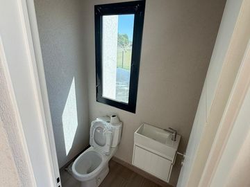 Casa en venta con 3 dormitorios y 3 baños | Área 1 | Barrio San Sebastián | Edificada en una Planta